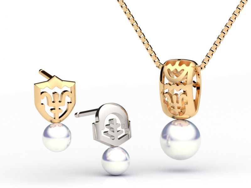 pearl pendant and pierces