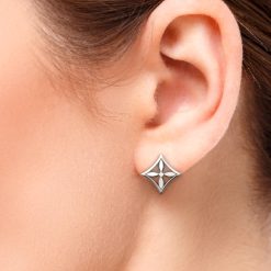 caerula ピアス 着用画像